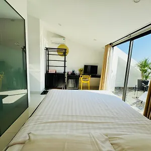 Bed & Breakfast Maison Khoi